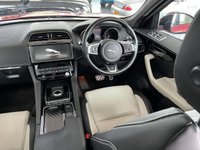 USED 2018 68 JAGUAR F-PACE 2.0 R-SPORT AWD 5d 177 BHP CONNECT PRO - SOLAR REFLECTIVE WINDSCREEN - KEYLESS ENTRY - 20" BLACK GLOSS ALLOYS +++++