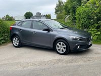 USED 2013 63 VOLVO V40 2.0 D3 CROSS COUNTRY SE NAV 5d 148 BHP 