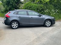USED 2013 63 VOLVO V40 2.0 D3 CROSS COUNTRY SE NAV 5d 148 BHP 