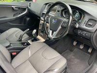 USED 2013 63 VOLVO V40 2.0 D3 CROSS COUNTRY SE NAV 5d 148 BHP 