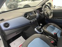 USED 2015 15 HYUNDAI I10 1.0 Premium Hatchback 5dr Petrol Manual Euro 5 (66 ps) &pound;20 Tax, Bluetooth, P.Sensors