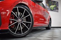USED 2019 69 VOLKSWAGEN GOLF 2.0 GTI TCR DSG 5d 286 BHP PAN ROOF / AKRAPOVIC EXHAUST