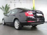 USED 2015 64 SKODA OCTAVIA 2.0 ELEGANCE TDI CR DSG 5d 148 BHP &pound;35 ROAD TAX SAT NAV PART LEATHER INTERIOR CRUISE CONTROL PARKING SENSORS 2 OWNERS FROM NEW