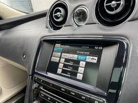 USED 2014 14 JAGUAR XJ 3.0 D V6 PORTFOLIO 4d 275 BHP 