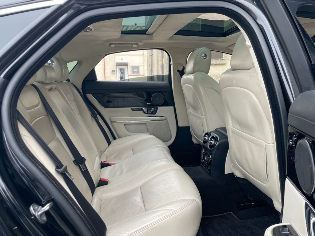 USED 2014 14 JAGUAR XJ 3.0 D V6 PORTFOLIO 4d 275 BHP 