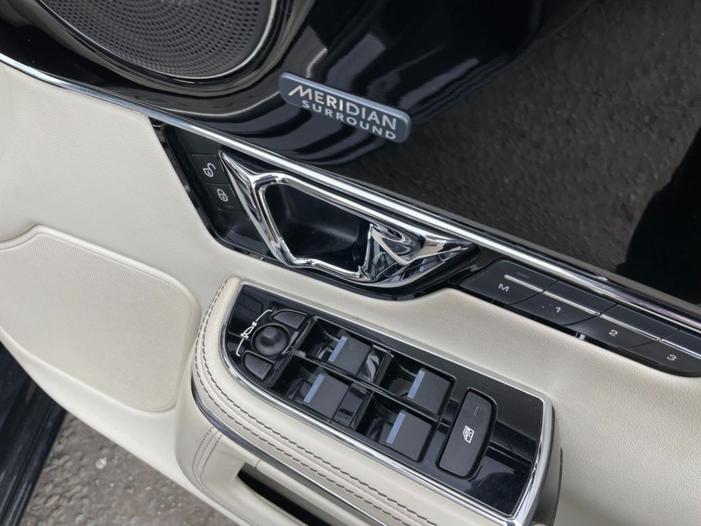 USED 2014 14 JAGUAR XJ 3.0 D V6 PORTFOLIO 4d 275 BHP 