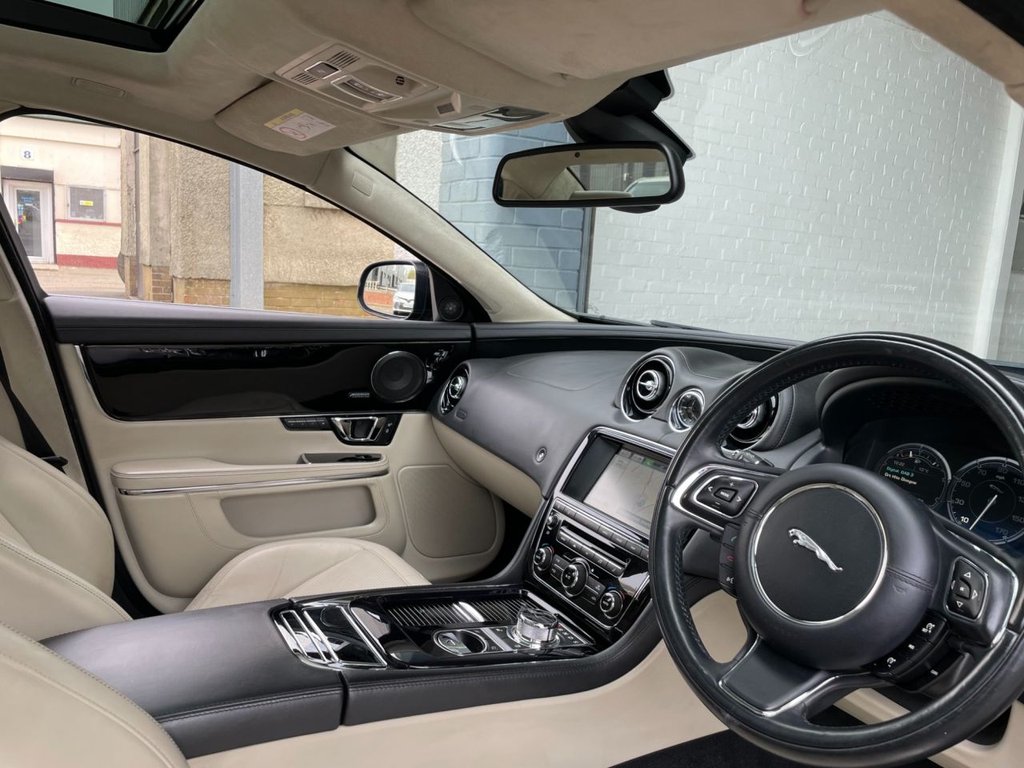 USED 2014 14 JAGUAR XJ 3.0 D V6 PORTFOLIO 4d 275 BHP 