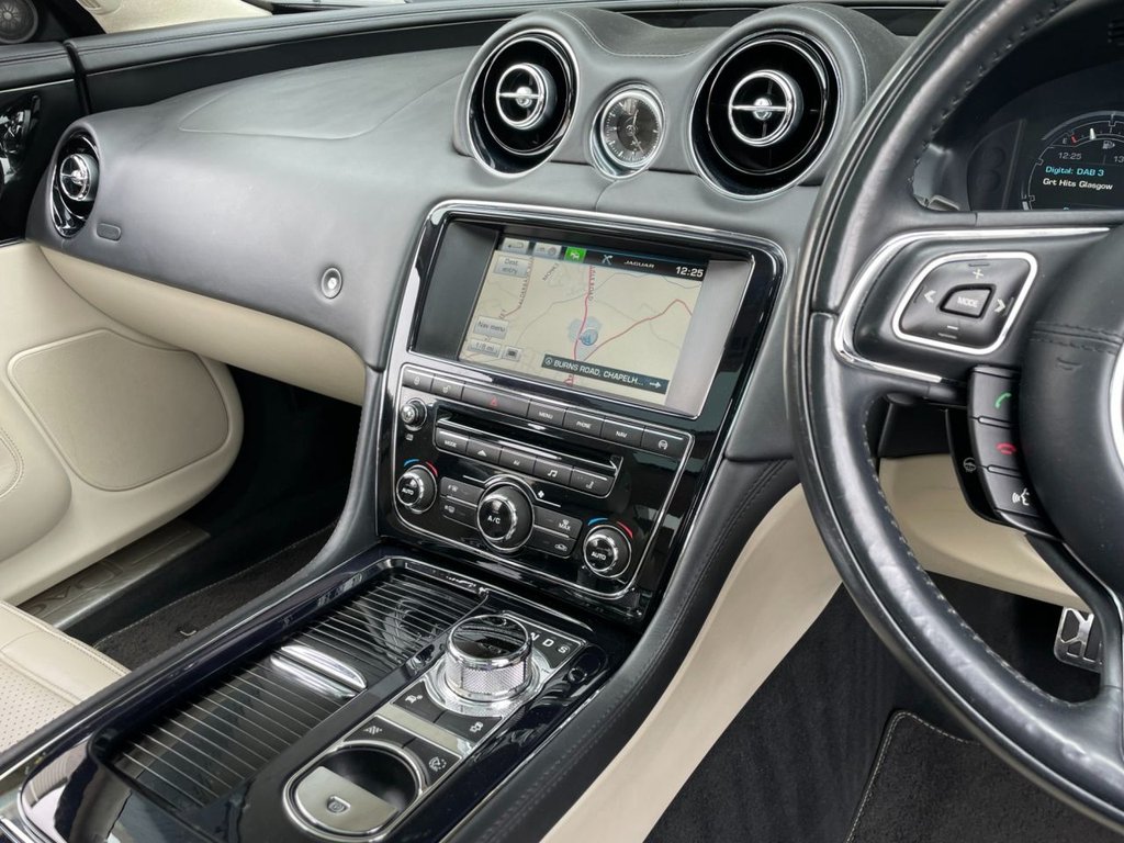 USED 2014 14 JAGUAR XJ 3.0 D V6 PORTFOLIO 4d 275 BHP 