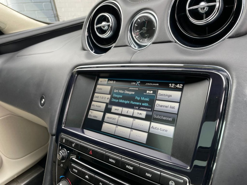 USED 2014 14 JAGUAR XJ 3.0 D V6 PORTFOLIO 4d 275 BHP 