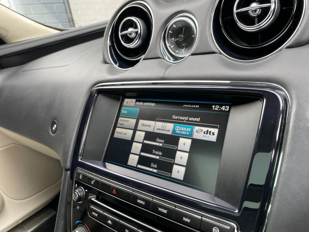 USED 2014 14 JAGUAR XJ 3.0 D V6 PORTFOLIO 4d 275 BHP 