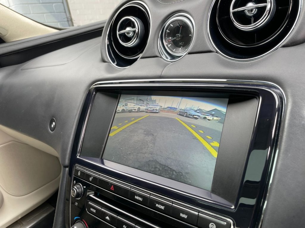 USED 2014 14 JAGUAR XJ 3.0 D V6 PORTFOLIO 4d 275 BHP 