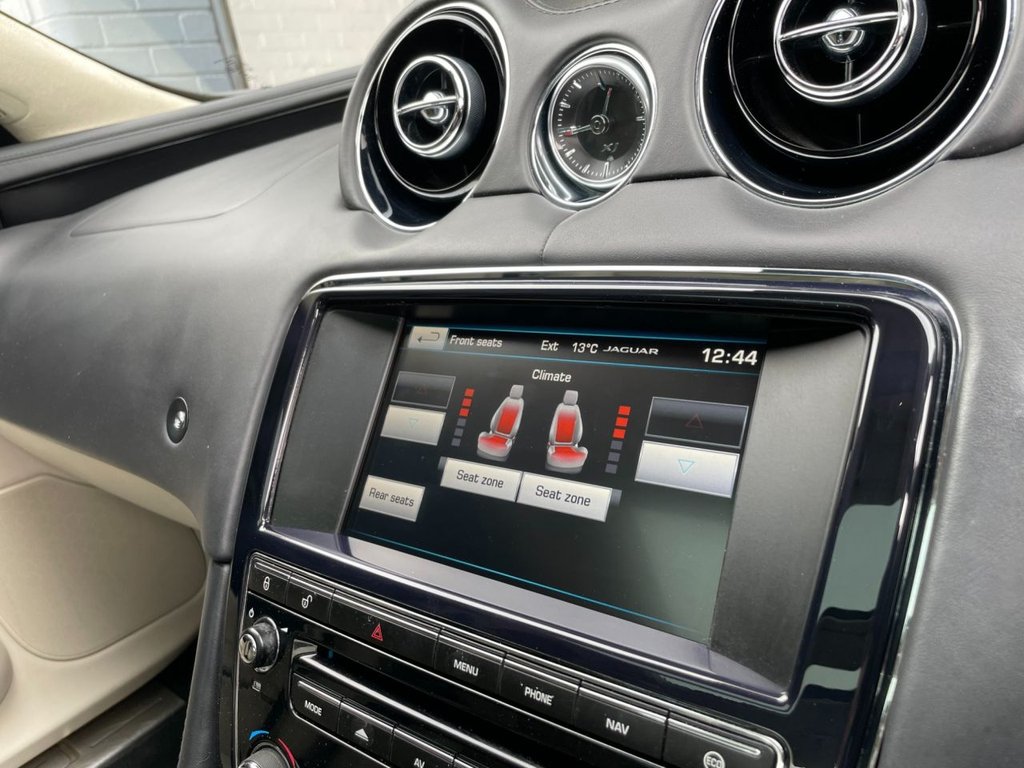 USED 2014 14 JAGUAR XJ 3.0 D V6 PORTFOLIO 4d 275 BHP 