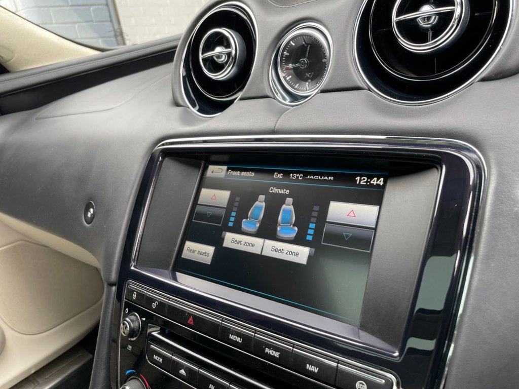 USED 2014 14 JAGUAR XJ 3.0 D V6 PORTFOLIO 4d 275 BHP 