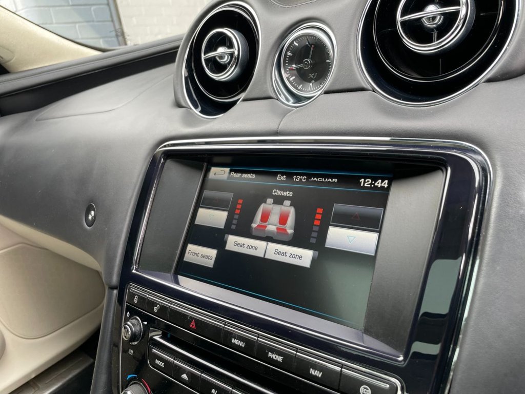 USED 2014 14 JAGUAR XJ 3.0 D V6 PORTFOLIO 4d 275 BHP 