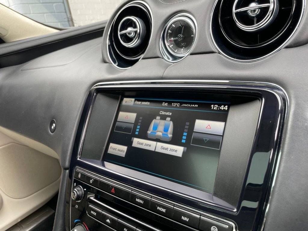 USED 2014 14 JAGUAR XJ 3.0 D V6 PORTFOLIO 4d 275 BHP 