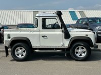 USED 2005 54 LAND ROVER DEFENDER 2.5 90 COUNTY PICK UP TD5 120 BHP NO VAT *** NO VAT *** NO VAT *** NO VAT *** Side Bars *** Snorkel *** Front Chrome Bars *** LED Roof Light Bar *** LED Roof Beacon ***