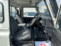 USED 2005 54 LAND ROVER DEFENDER 2.5 90 COUNTY PICK UP TD5 120 BHP NO VAT *** NO VAT *** NO VAT *** NO VAT *** Side Bars *** Snorkel *** Front Chrome Bars *** LED Roof Light Bar *** LED Roof Beacon ***