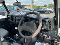 USED 2005 54 LAND ROVER DEFENDER 2.5 90 COUNTY PICK UP TD5 120 BHP NO VAT *** NO VAT *** NO VAT *** NO VAT *** Side Bars *** Snorkel *** Front Chrome Bars *** LED Roof Light Bar *** LED Roof Beacon ***
