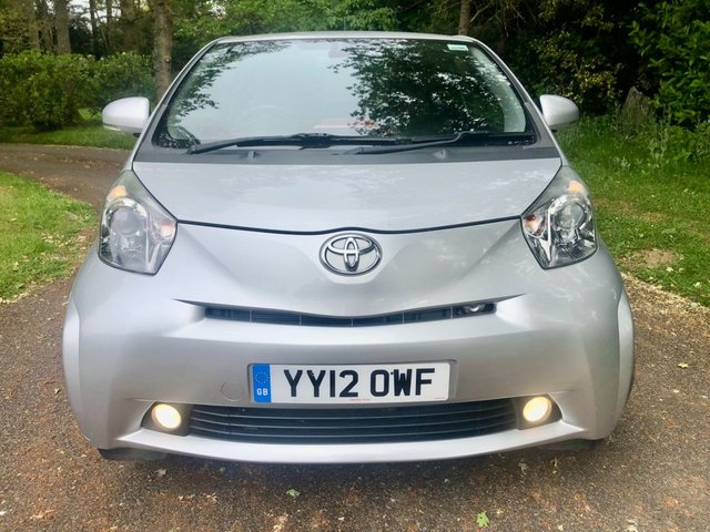 2012 12 Toyota Iq 1.0 VVT-I IQ2 3d 68 BHP ONLY 1 RETIRED OWNER// FULL BLACK LEATHER//FACTORY FITTED SATNAV//REAR PARK SENSORS//ONLY \\ ONLY 22,500 MILES AND X9 TOYOTA DEALER SERVICES /LAST ONE DONE AT 19,900 MILES\\X9 AIRBAGS//KEYLESS ENTRY AND STARTING//ZERO ROAD TAX