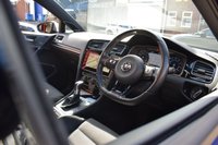 USED 2017 17 VOLKSWAGEN GOLF 2.0 R TSI DSG 5d 306 BHP PAN ROOF / PRO NAV / DYNAUDIO