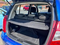 USED 2013 13 HYUNDAI I10 1.2 ACTIVE 5d 85 BHP COMES WITH GOOD SERVICE HISTORY AND A NEW MOT ON PURCHASE !! CHEAP AND ECONOMIC TO RUN WITH JUST &pound;20 ROAD TAX, 61 MPG AND GROUP 11 INSURANCE!! TIMING CHAIN RUN ENGINE PROVIDES PEACE OF MIND. KNOWN FOR ITS RELIABILITY THE i10 IS A VERY POPULAR CAR. COMES WITH GOOD SPEC INCLUDING  AIR CON,  ELECTRIC WINDOWS , CLOTH INTERIOR , CD/RADIO/AUX/USB, CENTRAL LOCKING ALLOY WHEELS , FRONT FOG LIGHTS, AND 2 KEYS  . WONT BE AROUND FOR LONG!