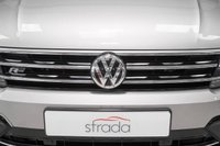 USED 2017 17 VOLKSWAGEN TIGUAN 2.0 R-LINE TDI BMT 4MOTION DSG 5d AUTO 188 BHP ESTATE