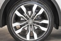 USED 2017 17 VOLKSWAGEN TIGUAN 2.0 R-LINE TDI BMT 4MOTION DSG 5d AUTO 188 BHP ESTATE