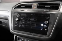 USED 2017 17 VOLKSWAGEN TIGUAN 2.0 R-LINE TDI BMT 4MOTION DSG 5d AUTO 188 BHP ESTATE