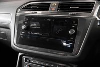 USED 2017 17 VOLKSWAGEN TIGUAN 2.0 R-LINE TDI BMT 4MOTION DSG 5d AUTO 188 BHP ESTATE