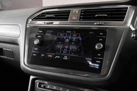 USED 2017 17 VOLKSWAGEN TIGUAN 2.0 R-LINE TDI BMT 4MOTION DSG 5d AUTO 188 BHP ESTATE
