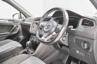 USED 2017 17 VOLKSWAGEN TIGUAN 2.0 R-LINE TDI BMT 4MOTION DSG 5d AUTO 188 BHP ESTATE