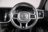 USED 2019 19 VOLVO V60 2.0 T5 R-DESIGN PRO 5d 246 BHP + NATIONWIDE HOME DELIVERY +