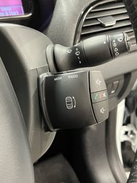 USED 2013 13 RENAULT MEGANE 1.6 DYNAMIQUE TOMTOM ENERGY DCI S/S 2d 130 BHP Striking Pearl Artic White, High Gloss Black Alloy Wheels, Part Leather Interior