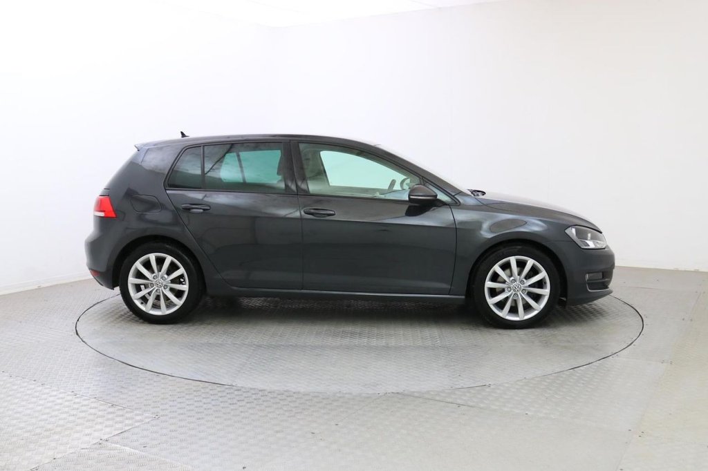 USED 2015 65 VOLKSWAGEN GOLF 1.6 GT TDI BLUEMOTION TECHNOLOGY 5d  