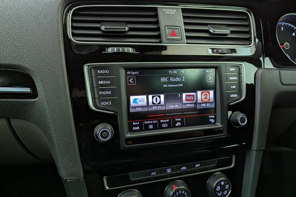USED 2015 65 VOLKSWAGEN GOLF 1.6 GT TDI BLUEMOTION TECHNOLOGY 5d  