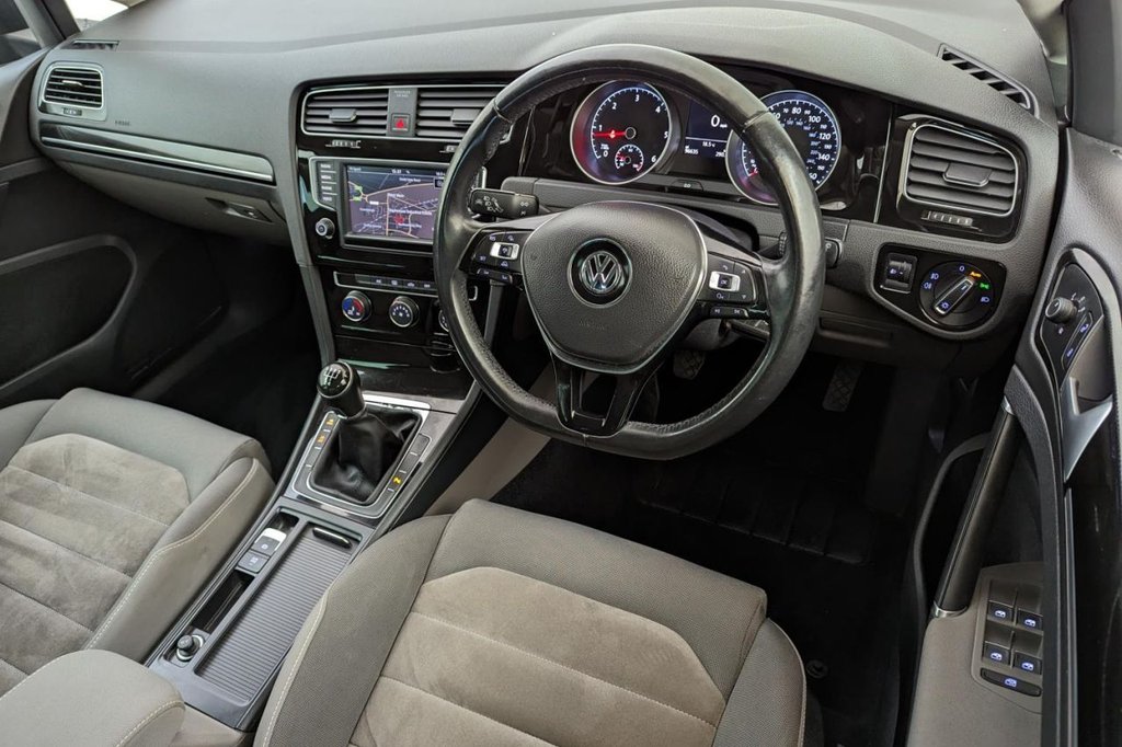 USED 2015 65 VOLKSWAGEN GOLF 1.6 GT TDI BLUEMOTION TECHNOLOGY 5d  