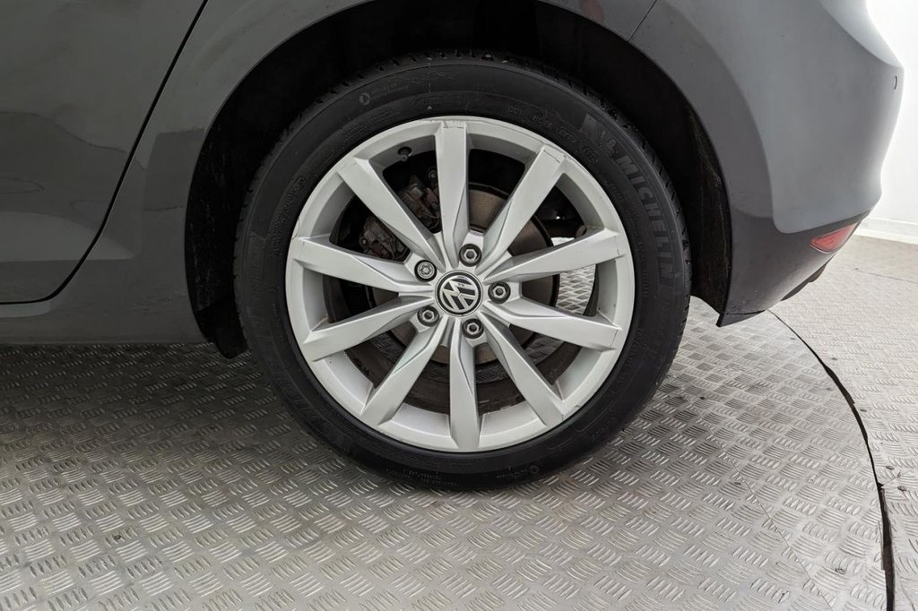 USED 2015 65 VOLKSWAGEN GOLF 1.6 GT TDI BLUEMOTION TECHNOLOGY 5d  