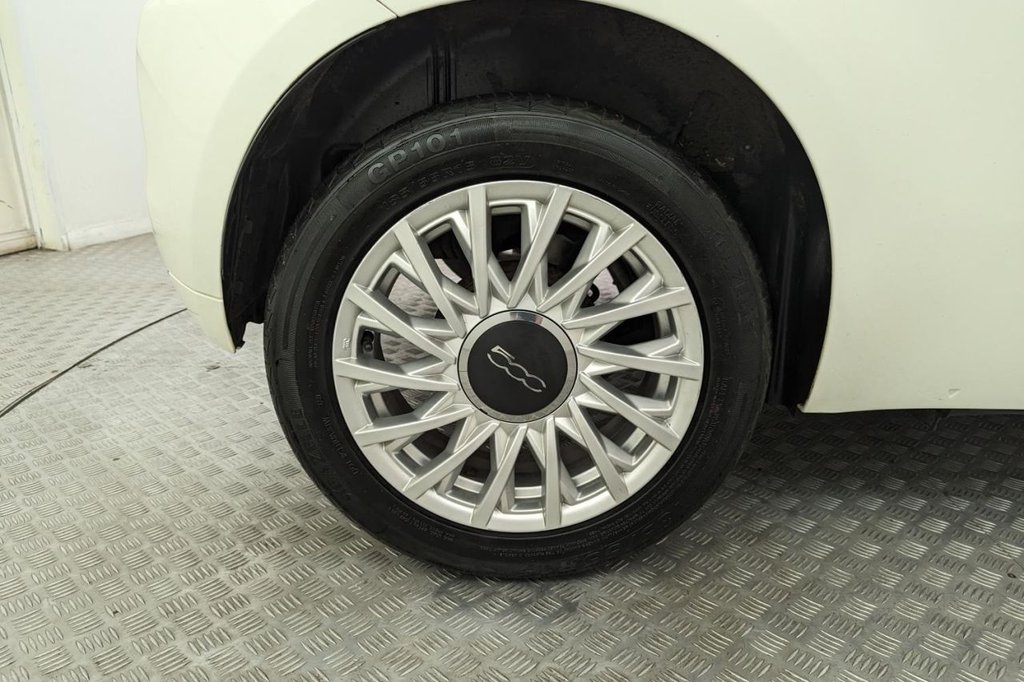 USED 2017 17 FIAT 500 1.2 LOUNGE 3d  