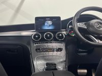 USED 2017 17 MERCEDES-BENZ GLC-CLASS 2.1 GLC 250 D 4MATIC AMG LINE PREMIUM PLUS 5d 201 BHP Striking High Gloss Polar White, Full Black Leather, Panoramic Electric Glass Slide Roof, 20" AMG Alloy Wheels