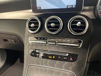 USED 2017 17 MERCEDES-BENZ GLC-CLASS 2.1 GLC 250 D 4MATIC AMG LINE PREMIUM PLUS 5d 201 BHP Striking High Gloss Polar White, Full Black Leather, Panoramic Electric Glass Slide Roof, 20" AMG Alloy Wheels