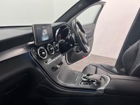 USED 2017 17 MERCEDES-BENZ GLC-CLASS 2.1 GLC 250 D 4MATIC AMG LINE PREMIUM PLUS 5d 201 BHP Striking High Gloss Polar White, Full Black Leather, Panoramic Electric Glass Slide Roof, 20" AMG Alloy Wheels