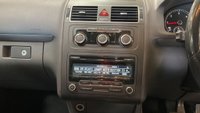 USED 2012 61 VOLKSWAGEN TOURAN 2.0 SE TDI DSG 5d 142 BHP 