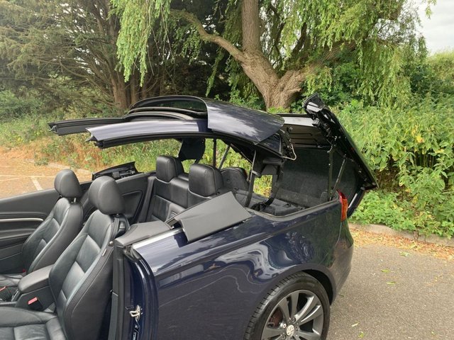 View our VOLKSWAGEN EOS