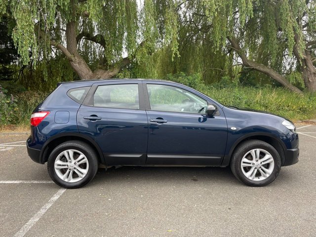 View our NISSAN QASHQAI
