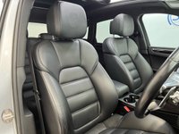 USED 2015 15 PORSCHE MACAN 3.0 TD V6 S SUV 5dr Diesel PDK 4WD Euro 6 (s/s) (258 ps) Pan Roof, &pound;23k Extras, Sat Nav