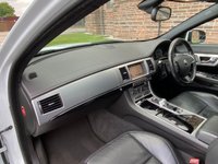 USED 2015 65 JAGUAR XF 2.2 D R-SPORT BLACK 4d 200 BHP 