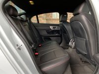 USED 2015 65 JAGUAR XF 2.2 D R-SPORT BLACK 4d 200 BHP 