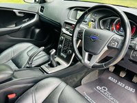 USED 2015 15 VOLVO V40 1.6 D2 SE LUX NAV 5d 113 BHP 