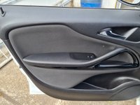 USED 2015 65 VAUXHALL ZAFIRA TOURER 1.4 SRI 5d 138 BHP MPV
