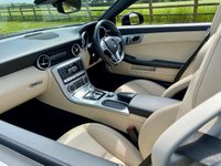 USED 2016 65 MERCEDES-BENZ SLK 2.0 SLK 300 AMG SPORT 2d 241 BHP 